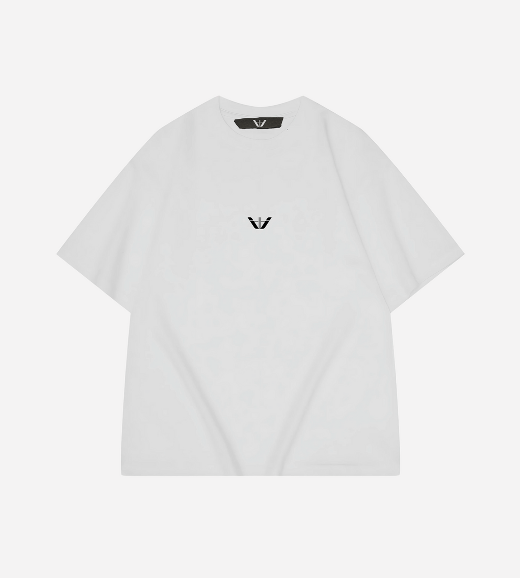 Front view of Signature White Oversize T-Shirt with middle Verso Parnell logo

https://versoparnell.com/